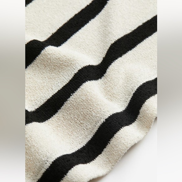 H&M Top with Collar - Picture 9 of 9